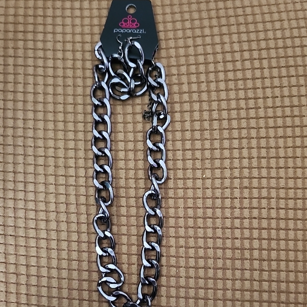 Paparazzi Bold Silver Chain Necklace